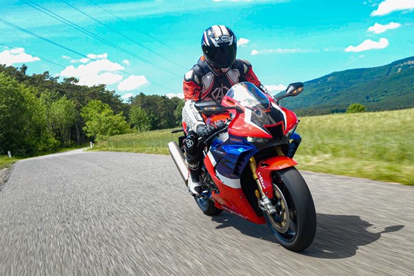 Honda CBR1000RR-R Fireblade SP 2020 Landstraßentest