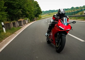 Ducati Panigale V2 - der perfekte Landstraßen Supersportler?! Ducati Panigale V2 - der perfekte Landstraßen Supersportler?!