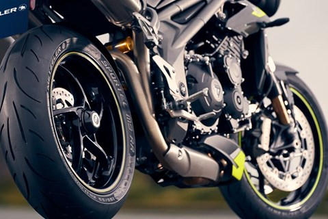 Über 700 Freigaben für METZELER ROADTEC 01 SE und SPORTEC M9 RR