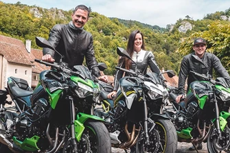 Kawasaki Z900 – 125 PS, 95 PS und 48 PS im Vergleich Kawasaki Z900 – 125 PS, 95 PS und 48 PS im Vergleich