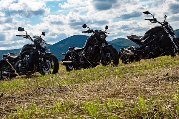 Kawasaki Vulcan S, Honda Rebel und Benelli 502 C im Vergleich