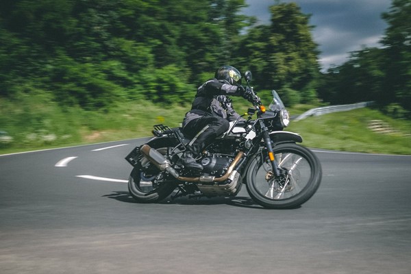 A2 Reise-Enduros im Test – genug für die Reise um die Welt?