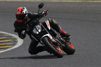 KTM 890 Duke R  KTM 890 Duke R