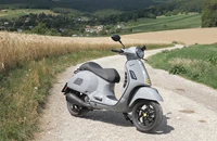 Testbericht Vespa GTS 300 hpe Super Tech - Vorschaubild Vespa GTS 300 hpe Super Tech