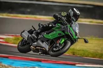 Kawasaki Ninja 1000SX - der Sport-Tourer im Rennstrecken-Test Kawasaki Ninja 1000SX - der Sport-Tourer im Rennstrecken-Test
