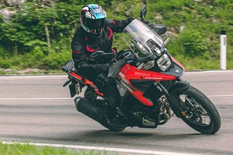 Die Suzuki V-Strom 1050 XT im Reise-Enduro Vergleichs-Test 2020
