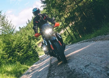 Die KTM 790 Adventure R im Reise-Enduro Vergleichs-Test 2020 Die KTM 790 Adventure R im Reise-Enduro Vergleichs-Test 2020