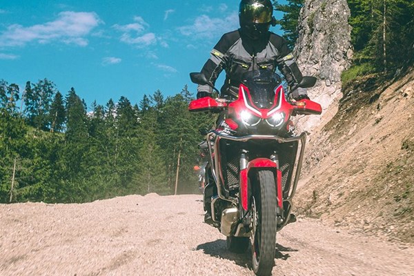 Die Honda Africa Twin im Reise-Enduro Vergleichs-Test 2020