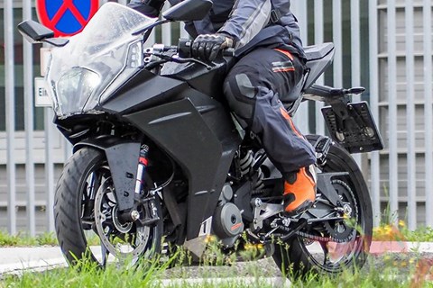 KTM RC 390 Erlkönig für 2020 gesichtet