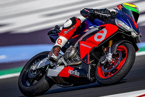 Aprilia RS 660 2020 unterwegs am MotoGP Kurs in Misano Aprilia RS 660 2020 unterwegs am MotoGP Kurs in Misano