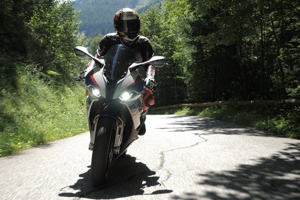 BMW S 1000 RR Test 2020 - das schnelle Quartett BMW S 1000 RR Test 2020 - das schnelle Quartett