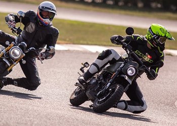 Honda Monkey 125 gegen Brixton Crossfire 125 XS Vergleichstest