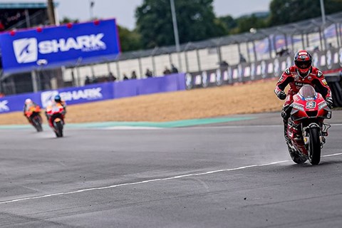 Ducati dominiert verregnetes MotoGP Rennen in Le Mans