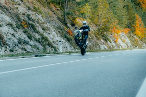 Fun-Test Husvarna 701 Supermoto