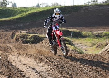 Honda CRF450R 2021 - bärenstark und trotzdem fahrbar Honda CRF450R 2021 - bärenstark und trotzdem fahrbar