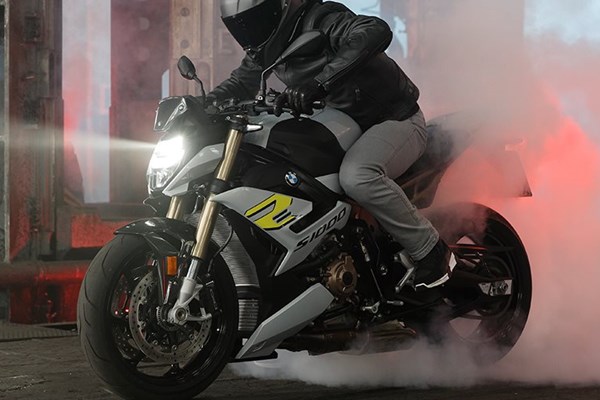 BMW S 1000 R 2021 – 40 PS zu wenig? BMW steht drüber!