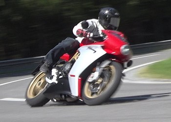 MV Agusta Superveloce 800 Test 2020 MV Agusta Superveloce 800 Test 2020