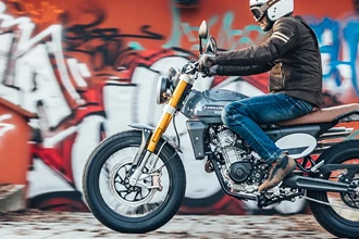 Fantic Caballero 125 mit neuem Motor für 2021 Fantic Caballero 125 mit neuem Motor für 2021