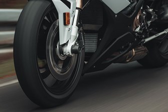 Neue SW-MOTECH Achssturzpads für Vorder- und Hinterachse Neue SW-MOTECH Achssturzpads für Vorder- und Hinterachse