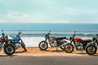 Euro 5 Update und neue Farben für die Royal Enfield Twin-Modelle Euro 5 Update und neue Farben für die Royal Enfield Twin-Modelle