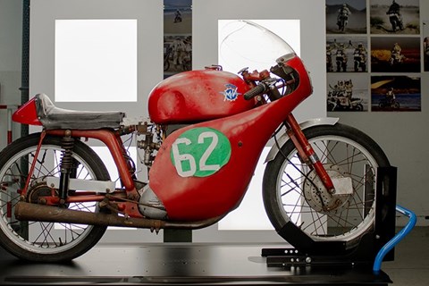 MV Agusta kauft altes Rennbike zurück!