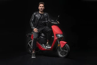 Ein Elektro-Roller für den MotoGP-Weltmeister - JL99 X Super Soco Ein Elektro-Roller für den MotoGP-Weltmeister - JL99 X Super Soco