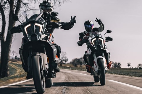 KTM 1290 Super Adventure R gegen S Test 2021