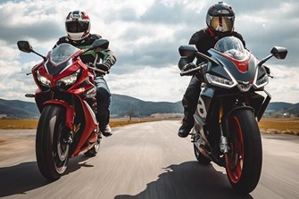Honda CBR650R gegen Aprilia RS 660 Vergleich Honda CBR650R gegen Aprilia RS 660 Vergleich