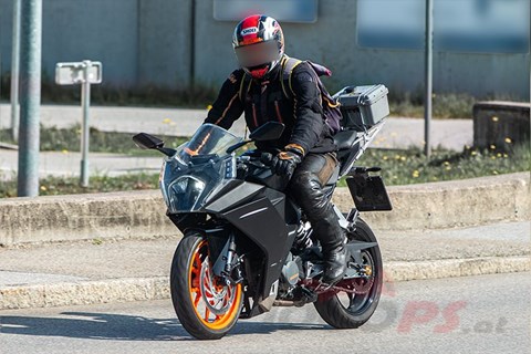 Würdige Baby-RC8? KTM RC390 2021 Erlkönig