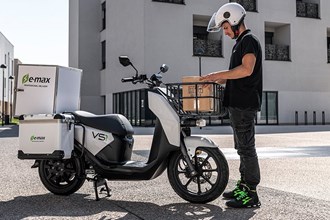 Der E-Max VS1 hat eine Zuladung von 150 Kilogramm - ohne Fahrer! Der E-Max VS1 hat eine Zuladung von 150 Kilogramm - ohne Fahrer!