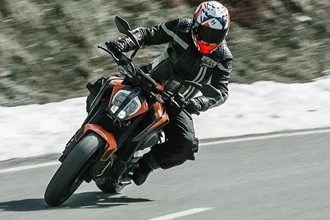 Mittelklasse Naked Bike Vergleich 2021 - KTM 890 Duke Mittelklasse Naked Bike Vergleich 2021 - KTM 890 Duke