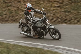 Neuer Motor, alte Schule - Moto Guzzi V7 Special 850 Test 2021 Neuer Motor, alte Schule - Moto Guzzi V7 Special 850 Test 2021