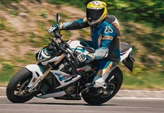 Hyper Naked Bike Vergleich 2021 - BMW S 1000 R