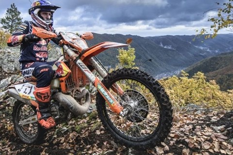 Red Bull Romaniacs 2021 Teilnehmer müssen im Wald übernachten!