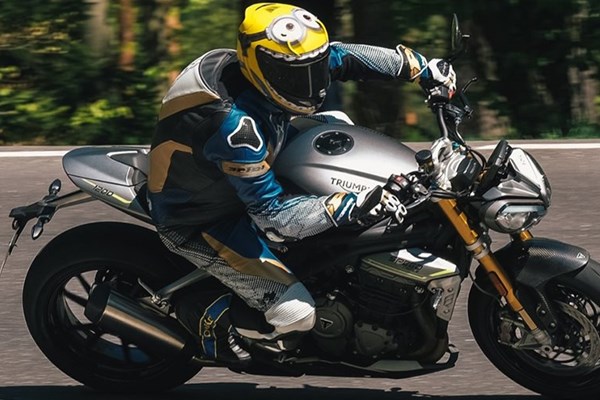 Hyper Naked Bike Vergleich 2021 - Triumph Speed Triple 1200 RS