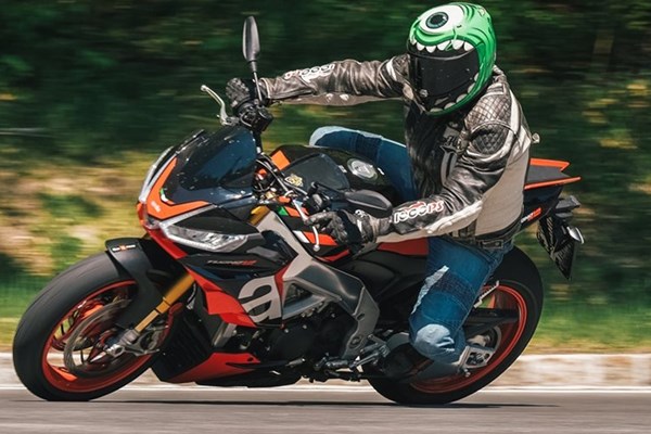 Hyper Naked Bike Vergleich 2021 - Aprilia Tuono V4 1100 Factory