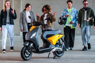 Piaggio zeigt erste Bilder vom ONE Elektroroller Piaggio zeigt erste Bilder vom ONE Elektroroller