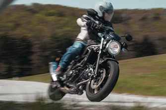 Einsteiger-Naked Bike Vergleich 2021 - Suzuki SV 650 Einsteiger-Naked Bike Vergleich 2021 - Suzuki SV 650