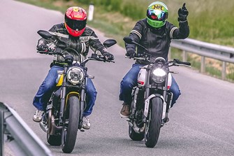Ducati Scrambler Icon vs. Triumph Trident 660 2021 Ducati Scrambler Icon vs. Triumph Trident 660 2021