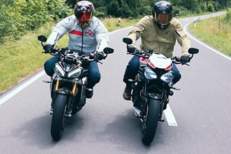 Triumph Speed Triple 1200 RS alt vs. neu im Test! Triumph Speed Triple 1200 RS alt vs. neu im Test!