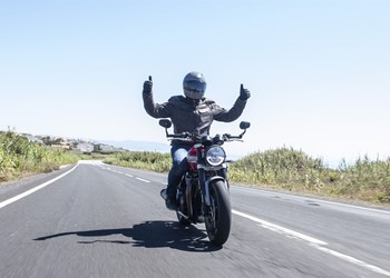Triumph Speed Twin 2021 - Erster Test der erneuerten Schönheit  Triumph Speed Twin 2021 - Erster Test der erneuerten Schönheit