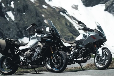 Yamaha Tracer 9 GT vs BMW F 900 XR 2021 Yamaha Tracer 9 GT vs BMW F 900 XR 2021