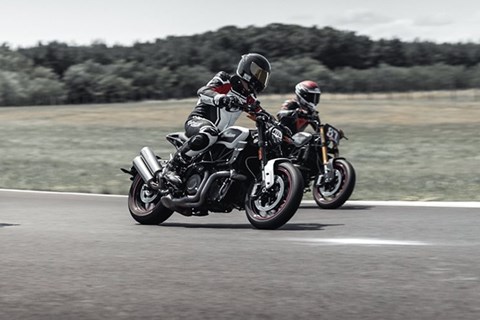 Mit der neuen Indian FTR S 2021: Test auf der Rennstrecke Mit der neuen Indian FTR S 2021: Test auf der Rennstrecke