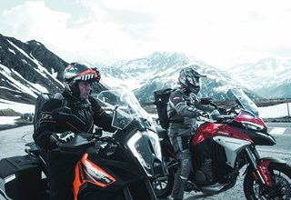 Ducati Multistrada V4 S vs KTM 1290 Super Adventure S