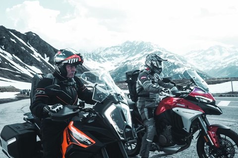 Ducati Multistrada V4 S vs KTM 1290 Super Adventure S