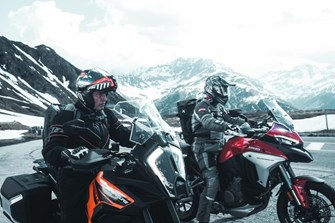 Ducati Multistrada V4 S vs KTM 1290 Super Adventure S Ducati Multistrada V4 S vs KTM 1290 Super Adventure S
