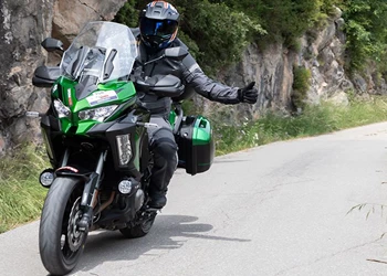 Kawasaki Versys 1000 S gegen SE - 1000 Kurven an einem Tag! Kawasaki Versys 1000 S gegen SE - 1000 Kurven an einem Tag!