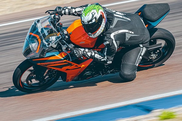 KTM RC 390 Test 2022 