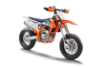 Neue KTM 450 SMR Supermoto 2022 Neue KTM 450 SMR Supermoto 2022