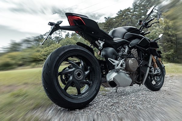 Test: thyssenkrupp-Carbonfelgen an der Ducati Streetfighter V4S